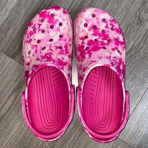 CROCS PINK TYE DYE